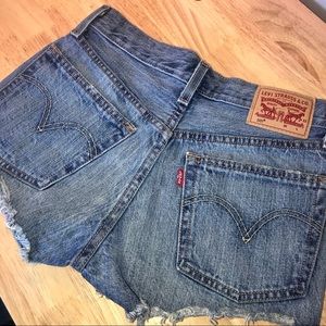 NWOT Vintage Hi-Rise Levi’s (24)